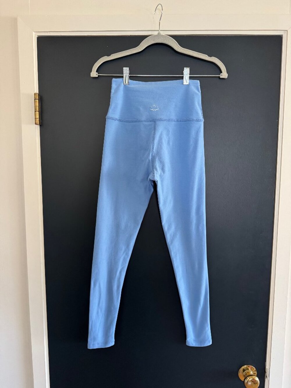 Beyond Yoga  Caught in the Midi Light Heather Blue Leggings Small